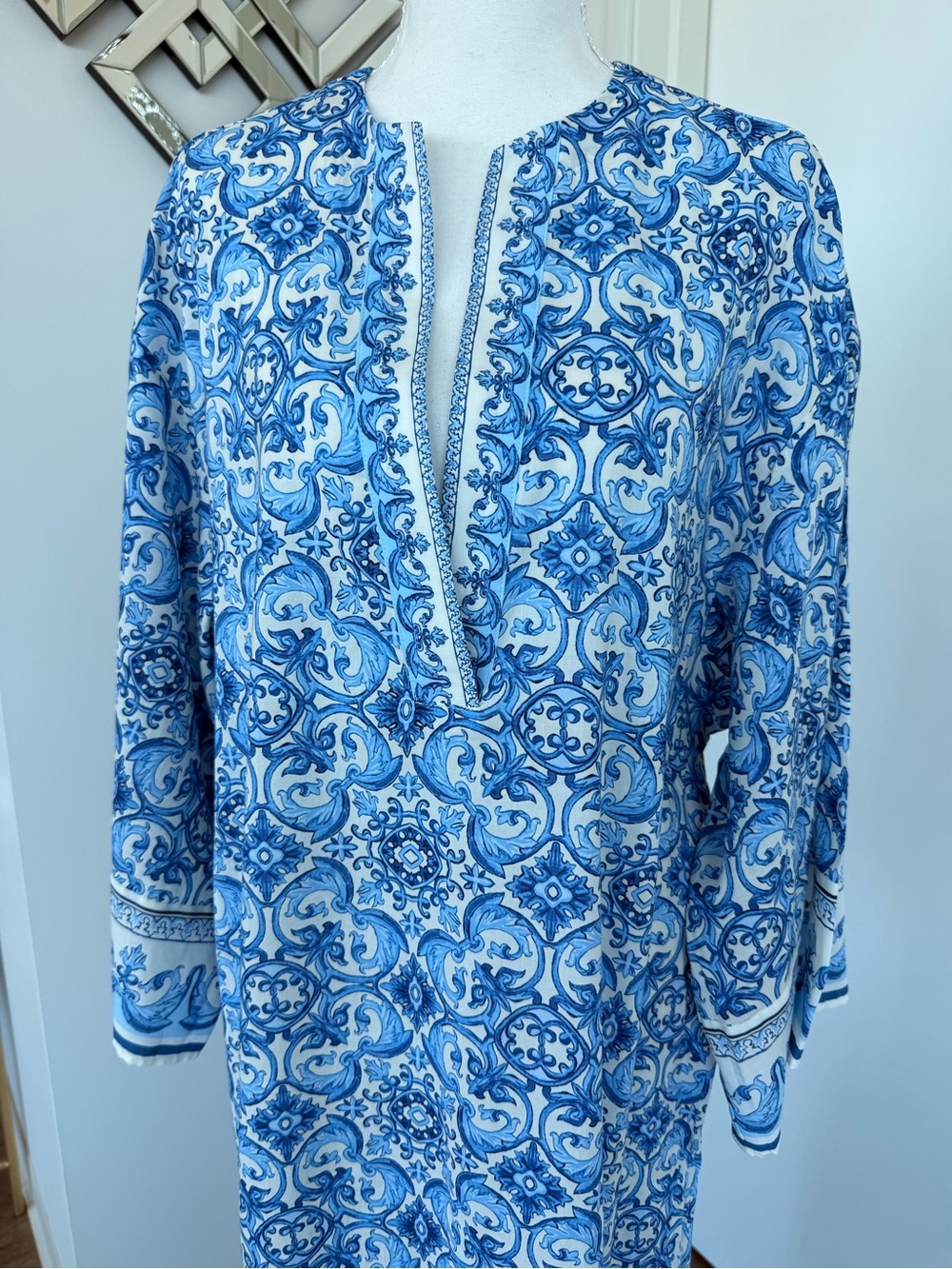 H&M Blue and White Printed V-Neck Midi Dress - Picture 7 of 12